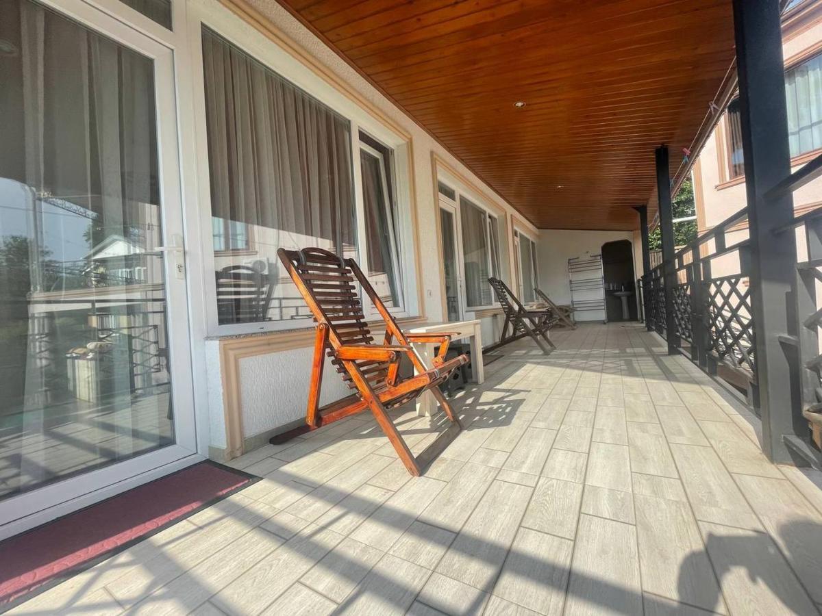 Guest House Nino Makhinjauri Exterior foto