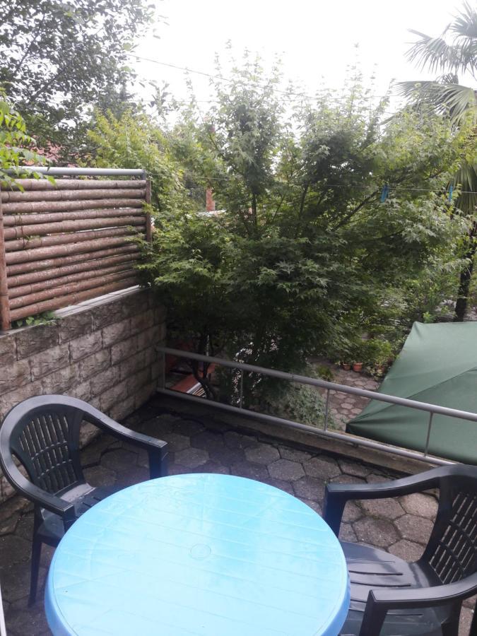 Guest House Nino Makhinjauri Exterior foto