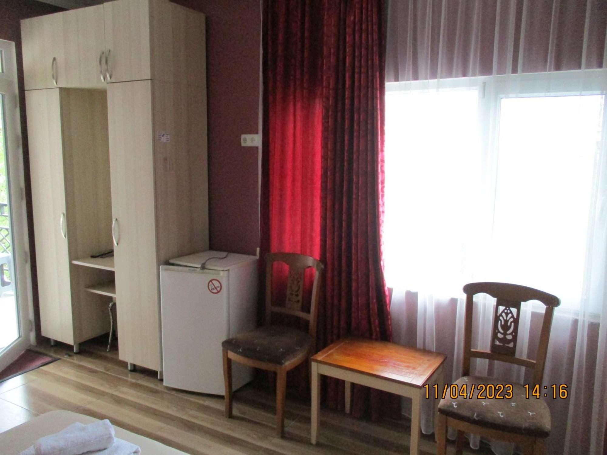 Guest House Nino Makhinjauri Habitación foto
